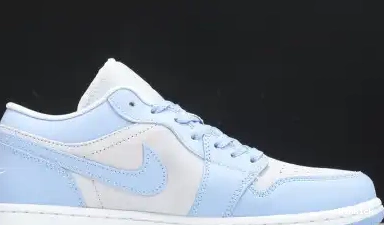 UNIVERSITY DC0774-050 AIR LOW JORDAN WMNS 1 BLUE 0522